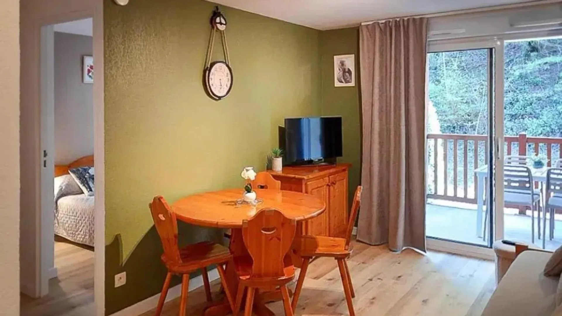 Appartement Avec Vue Sur La Montagne A Saint Lary Soulan 28 M² Piscine